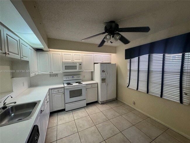 Building Photo - 1200 SW 125th Ave