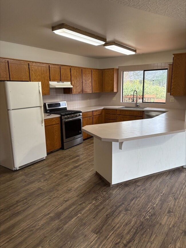 Building Photo - Felida 4 Bedroom with ADA bathroom