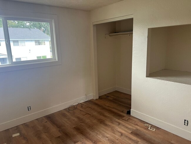 Building Photo - 176 S 53rd St