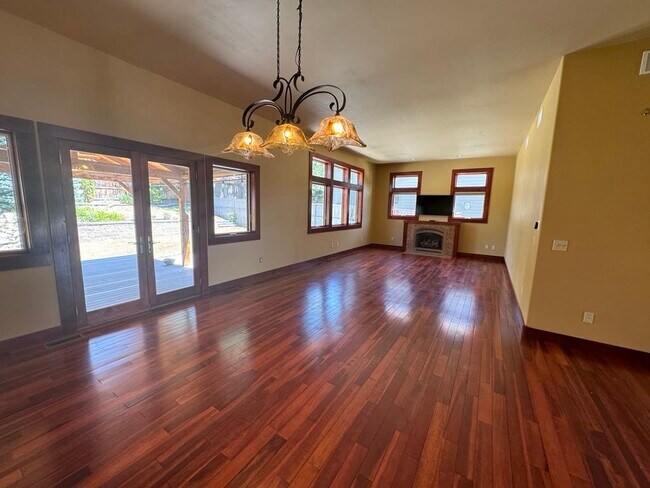 Building Photo - 4045 Audubon Way