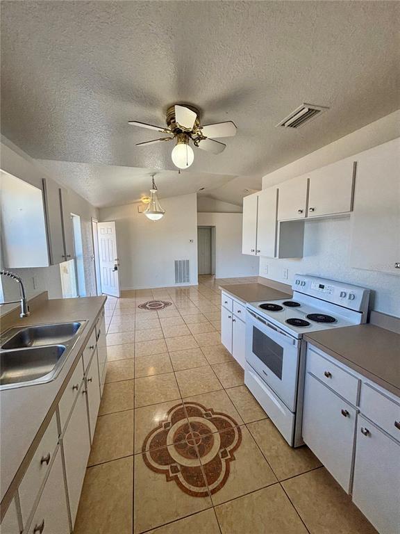 Building Photo - 16 Pecan Run Dr