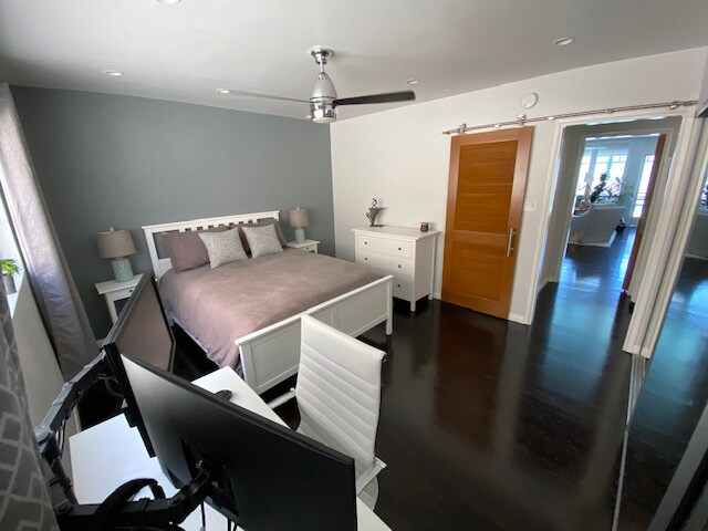 Bedroom nicely furnished by a previous tenant - 1255 N HARPER Ave