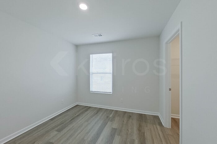 Building Photo - 125 Overstreet Way