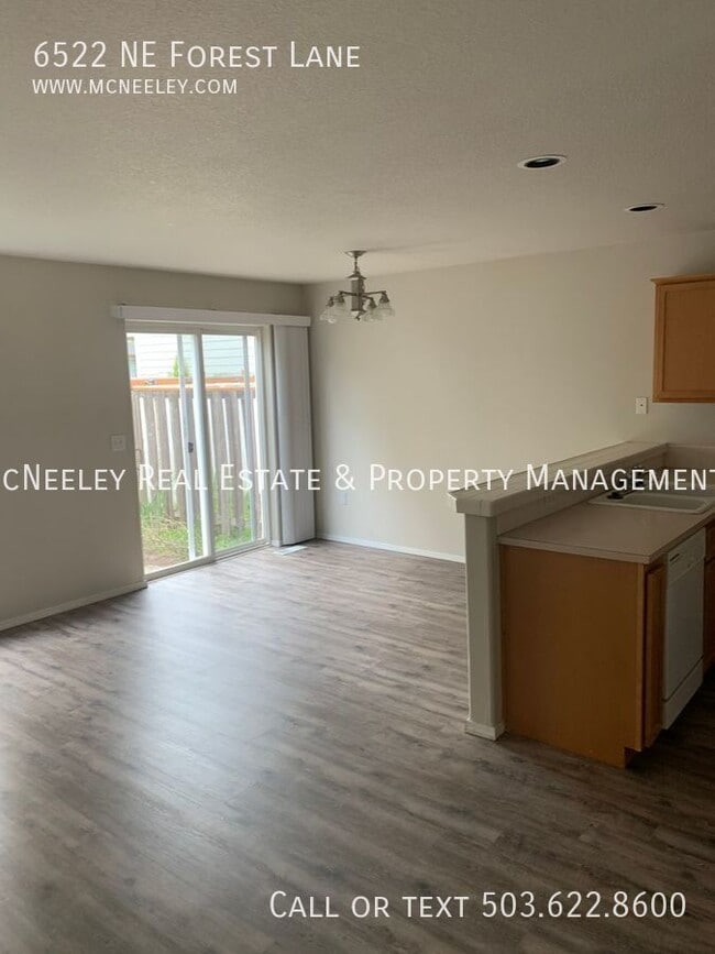 Building Photo - 6522 NE Forest Ln