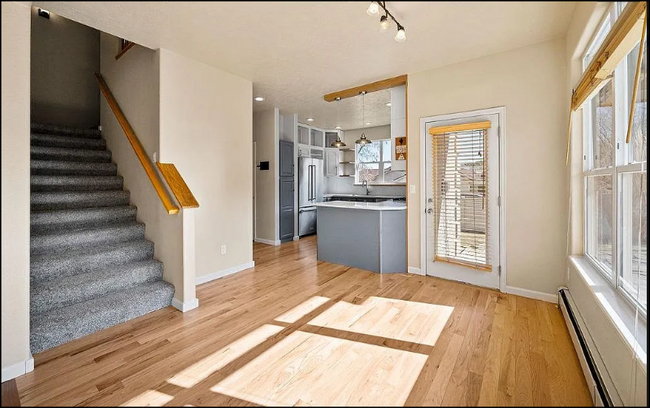 Building Photo - 404 Montero St