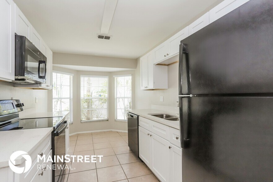 Building Photo - 3945 37th St Ct W