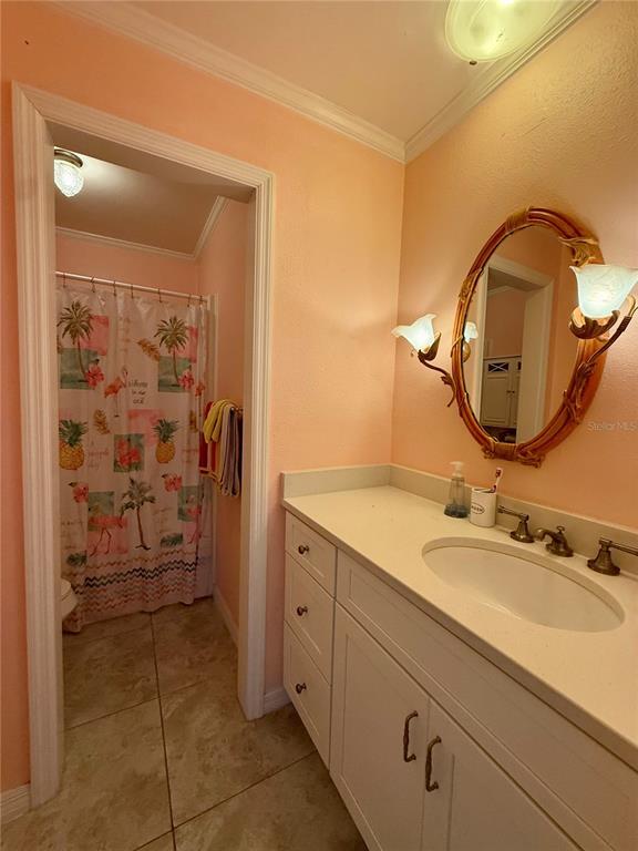 Building Photo - 2226 S Daytona Ave