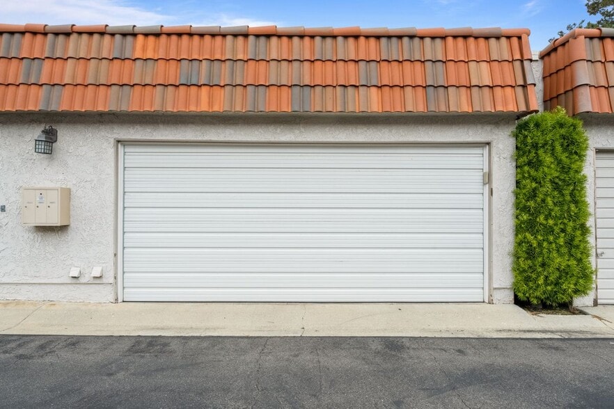 Building Photo - 28023 Ridgebrook Ct