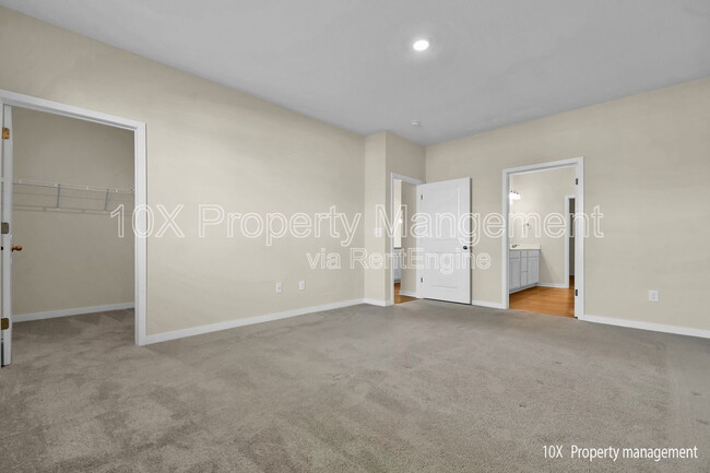 Building Photo - 5851 Ryman Dr