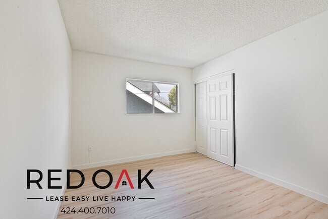 Building Photo - 1341 W 37th Pl