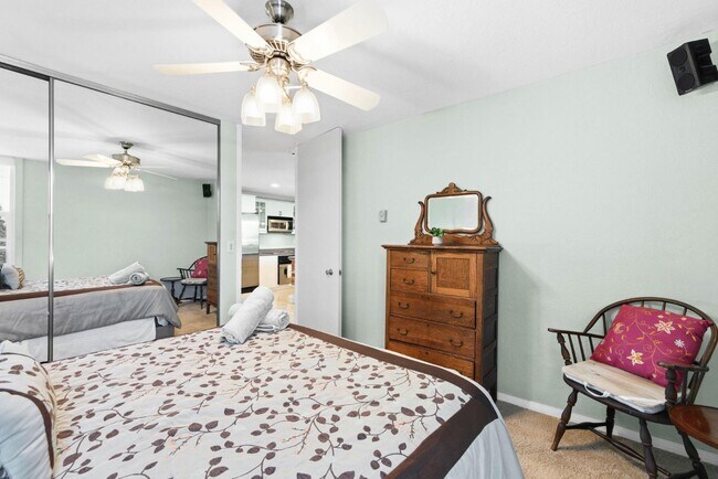 Building Photo - 3050 Rue D’Orleans