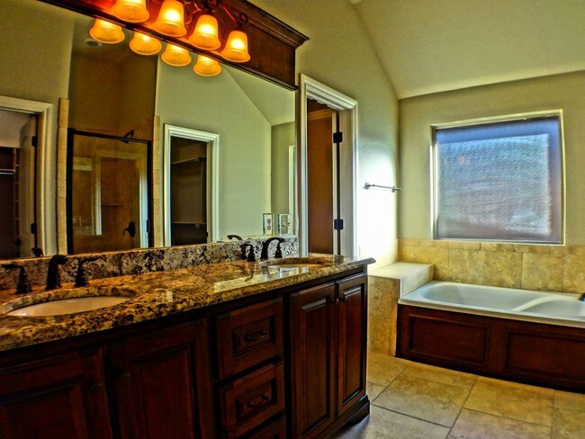 Building Photo - 724 Abilene Way