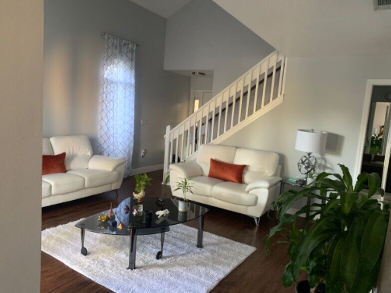 Building Photo - 768 Country Woods Cir