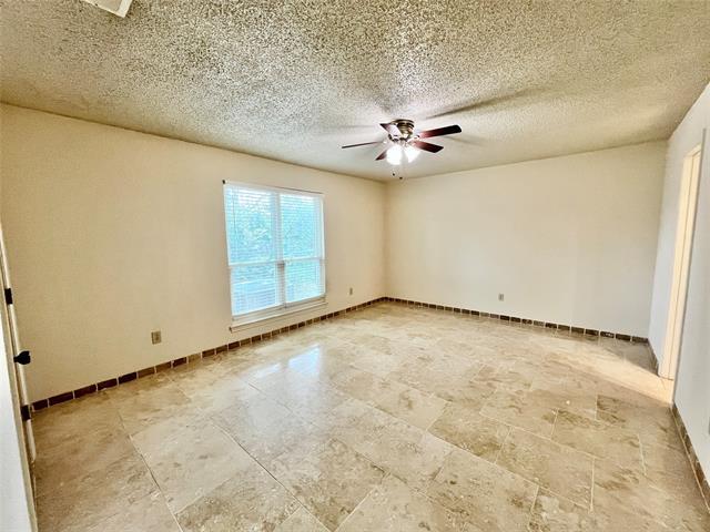 Building Photo - 3904 Woodbury Ct