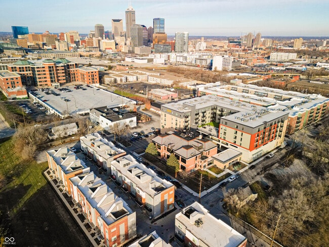 Building Photo - 743 Bates St