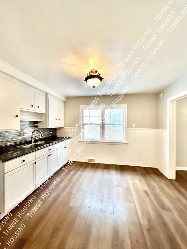 Building Photo - 554 26th St