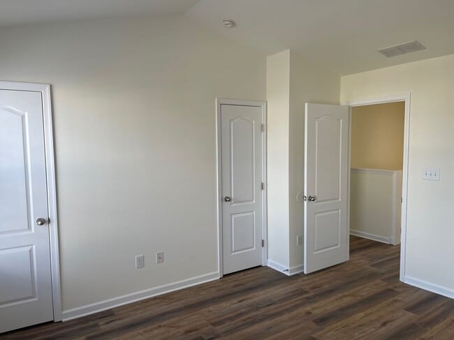 Building Photo - Fresh Start