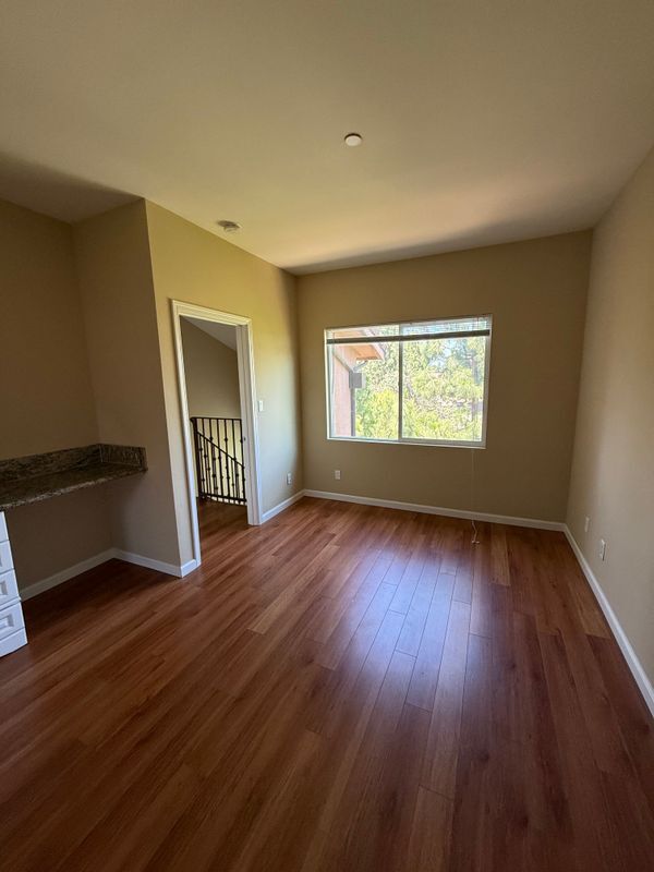 Building Photo - 1769 Los Feliz Dr