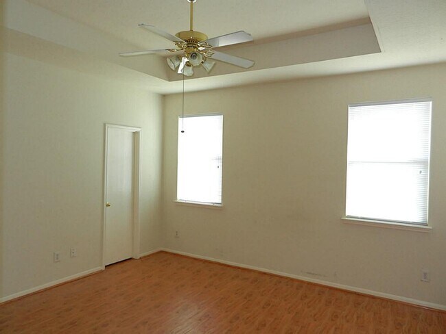 Building Photo - 4731 Montclair Hill Ln
