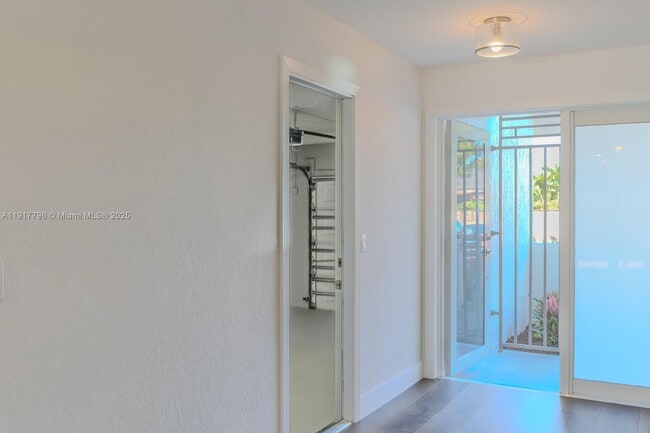 Building Photo - 2795 N 40th Ave