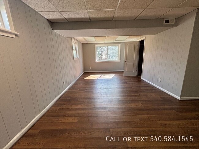 Building Photo - 449 Missimer Ln