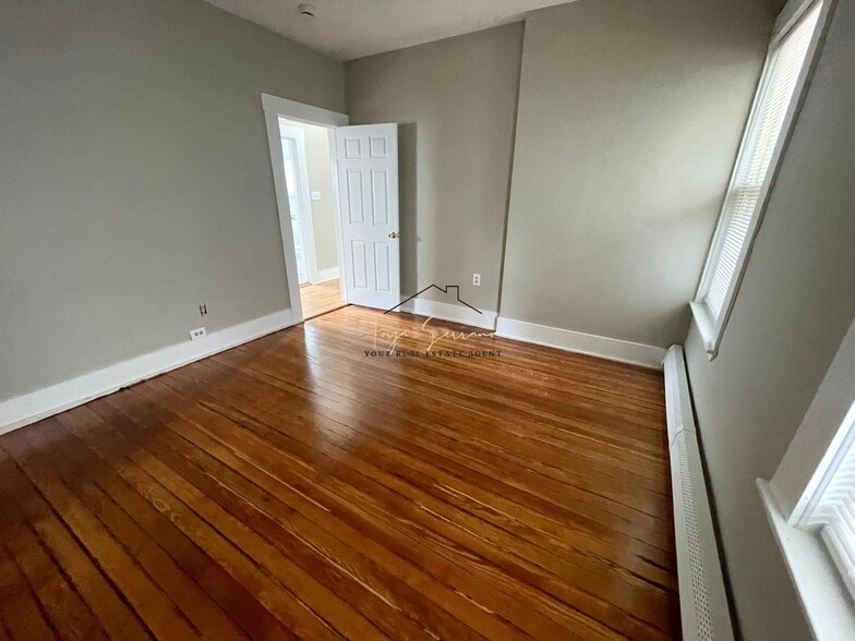 Building Photo - 6 Bowdoin Park