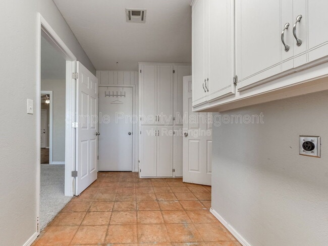 Building Photo - 921 Harrison St