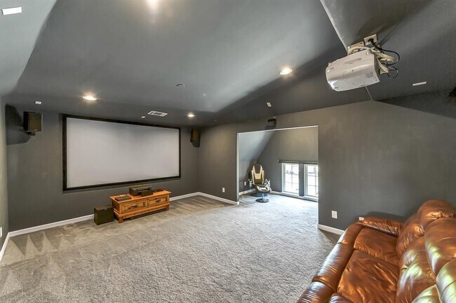 Building Photo - 10518 Red Cedar Hollow Dr