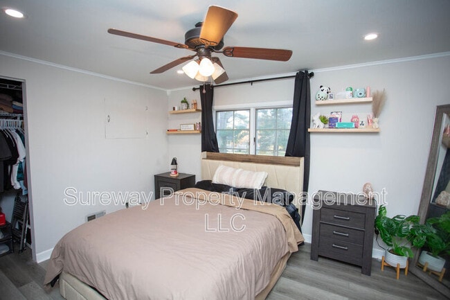 Building Photo - 403 University Blvd