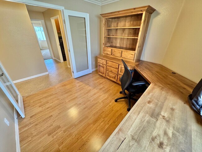 Building Photo - SINGLE STORY 4 BEDROOM HOME IN CUL DE SAC LOCATED IN NORTH LAS VEGAS