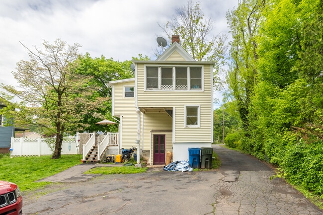 Building Photo - 1455 Farmington Ave