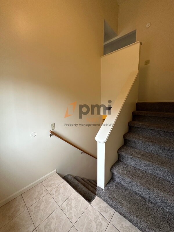 Building Photo - 705 Carla Dr