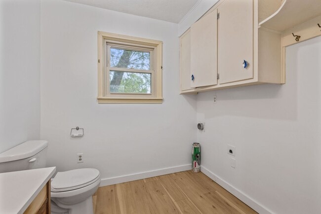 Building Photo - $300 off first month for February move-ins - Charming Country Retreat in Saint Anthony, ID