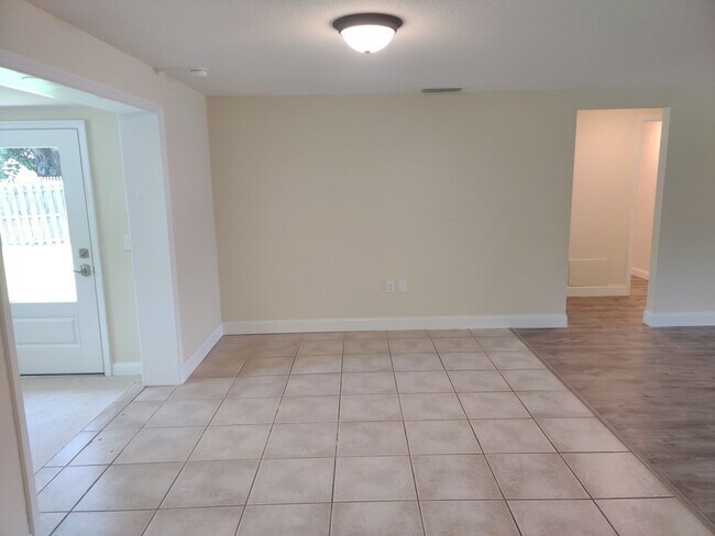 Building Photo - 2551 Yucca Rd