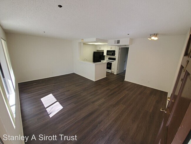 Building Photo - 1300 E California Ave