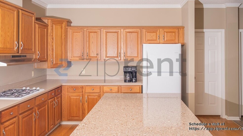 Building Photo - 1108 Lone Oak Rd