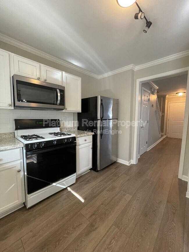 Building Photo - 3575 Kennesaw Station Dr