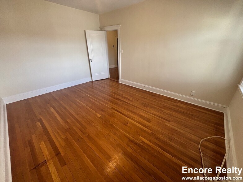 Building Photo - 116 Washington St