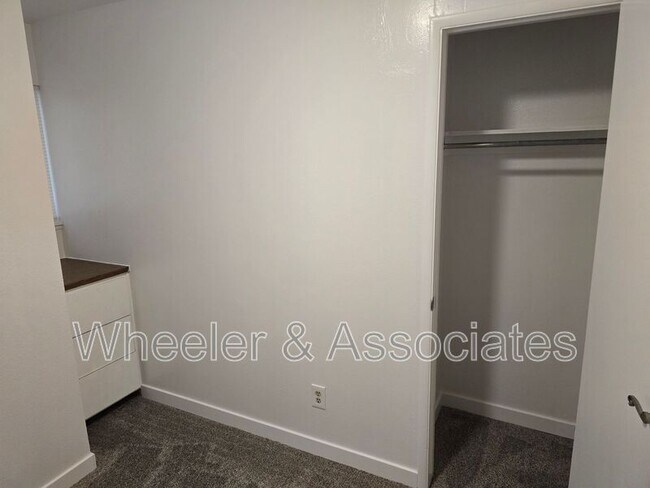 Building Photo - 5630 E 5630 S