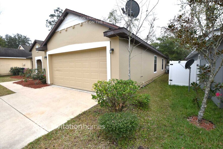 Building Photo - 10890 Birchard Ln