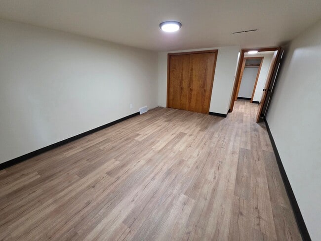 Building Photo - 3036 Albert Dr