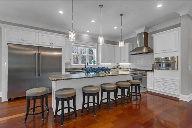 Building Photo - 4779 Holbird St