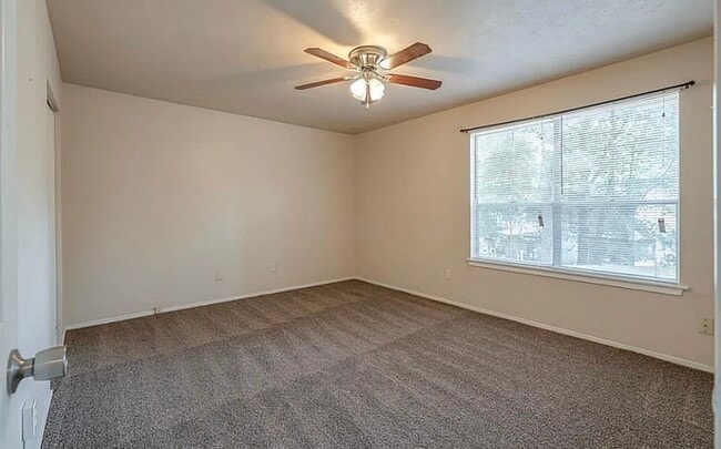 Building Photo - 1202 E Red Cedar Cir