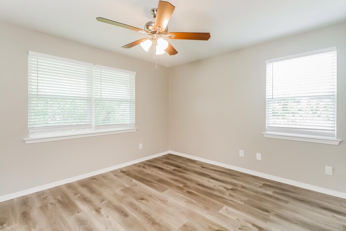 Building Photo - 3310 Ridgehaven St