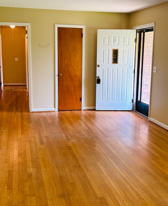Building Photo - 709 Bounty Dr
