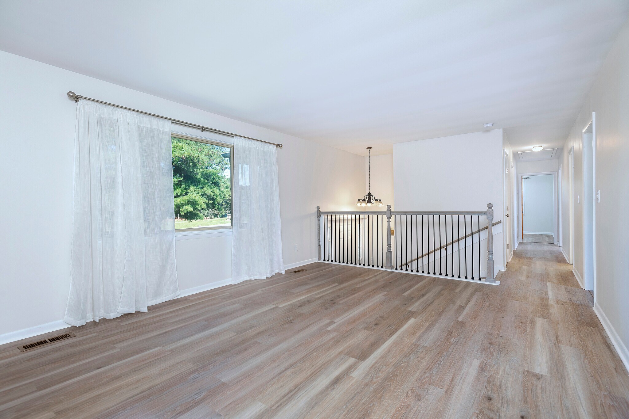 Living room - 5760 Saundersville Rd