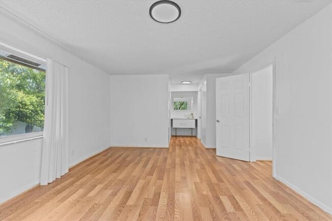 Building Photo - 5410 SW 43rd Terrace