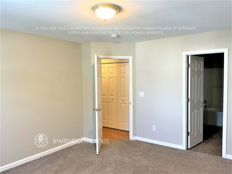 Building Photo - 211 Woodland Way