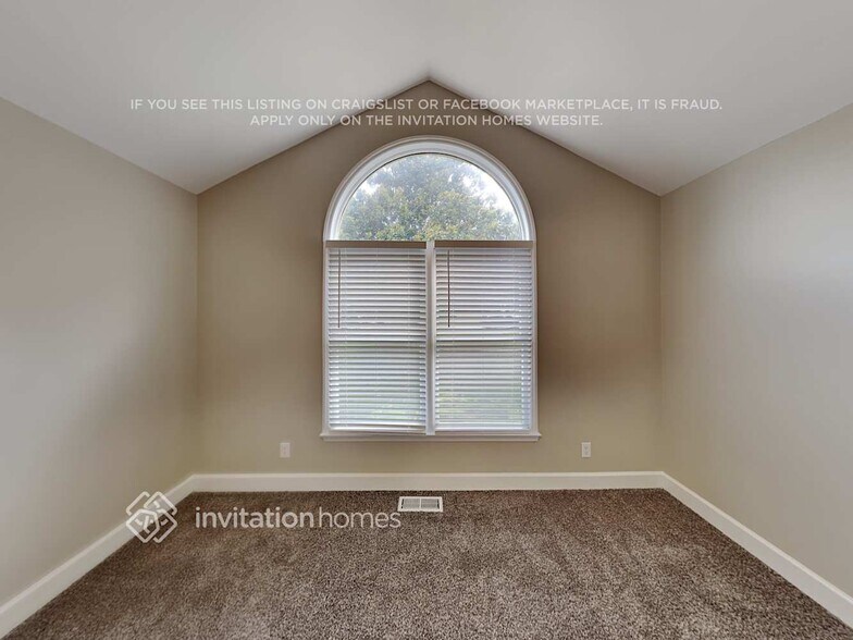 Building Photo - 158 Creek Haven Dr