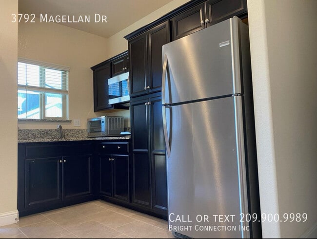 Building Photo - 3792 Magellan Dr